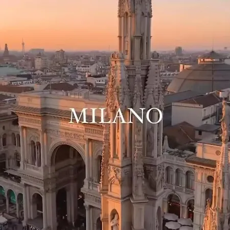 People In Appartement Milan